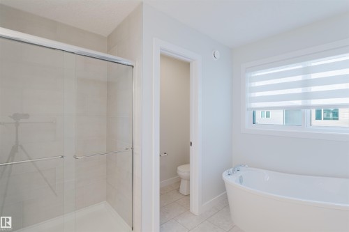 358 Bluff Cove, Leduc, AB - Indoor Photo Showing Bathroom