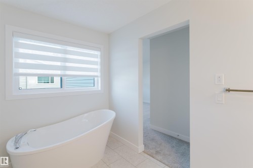 358 Bluff Cove, Leduc, AB - Indoor Photo Showing Bathroom