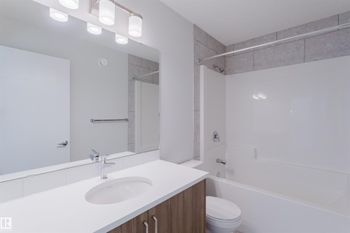 358 Bluff Cove, Leduc, AB - Indoor Photo Showing Bathroom