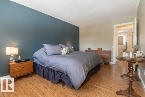 88 Hearthstone Nw, Edmonton, AB - Indoor Photo Showing Bedroom
