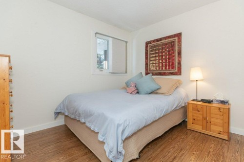 88 Hearthstone Nw, Edmonton, AB - Indoor Photo Showing Bedroom