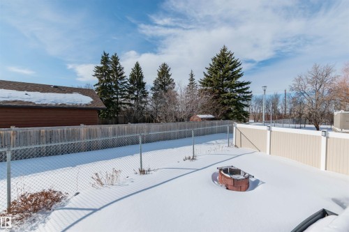 330 Huffman Crescent, Edmonton, AB - Outdoor