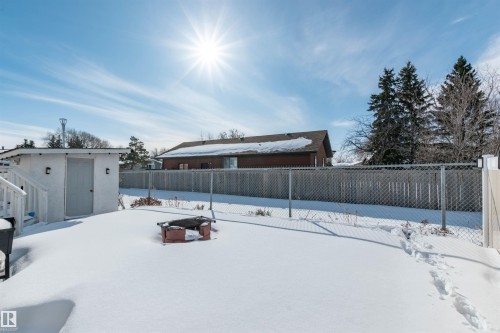 330 Huffman Crescent, Edmonton, AB - Outdoor
