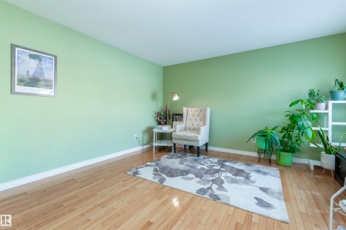 330 Huffman Crescent, Edmonton, AB - Indoor