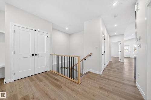 3325 Chickadee Drive, Edmonton, AB - Indoor Photo Showing Other Room