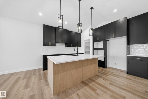 3325 Chickadee Drive, Edmonton, AB - Indoor Photo Showing Kitchen
