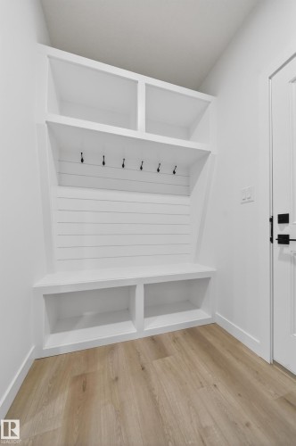 3325 Chickadee Drive, Edmonton, AB - Indoor