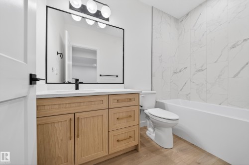 3325 Chickadee Drive, Edmonton, AB - Indoor Photo Showing Bathroom