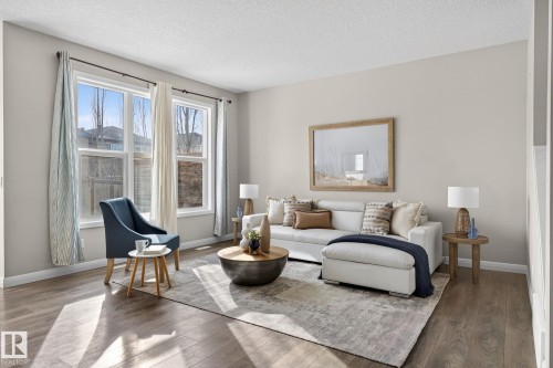 22921 94A Avenue, Edmonton, AB - Indoor Photo Showing Living Room