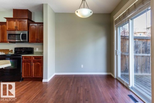 11546 11 Avenue, Edmonton, AB - Indoor Photo Showing Kitchen