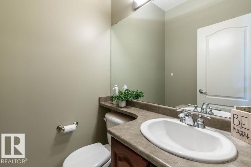 11546 11 Avenue, Edmonton, AB - Indoor Photo Showing Bathroom