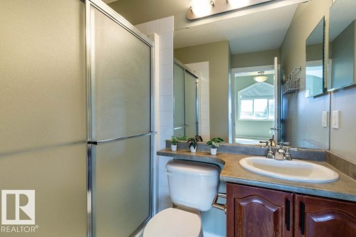 11546 11 Avenue, Edmonton, AB - Indoor Photo Showing Bathroom