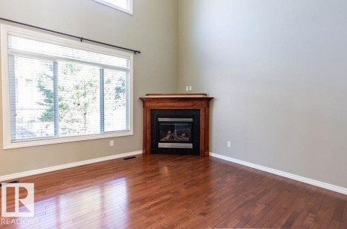 11546 11 Avenue, Edmonton, AB - Indoor With Fireplace