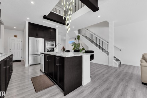196 Edgewater Circle, Leduc, AB - Indoor Photo Showing Kitchen With Upgraded Kitchen