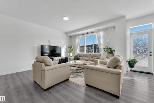 196 Edgewater Circle, Leduc, AB - Indoor Photo Showing Living Room