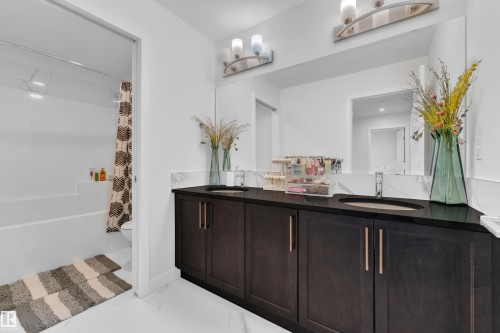 196 Edgewater Circle, Leduc, AB - Indoor Photo Showing Bathroom