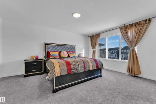 196 Edgewater Circle, Leduc, AB - Indoor Photo Showing Bedroom