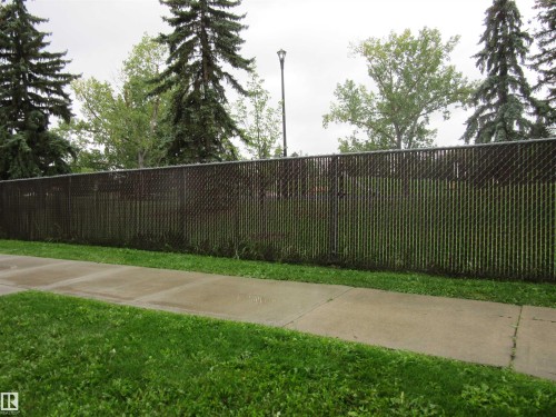 View of yard - # 3 13450 Fort Road, Edmonton, AB - Outdoor