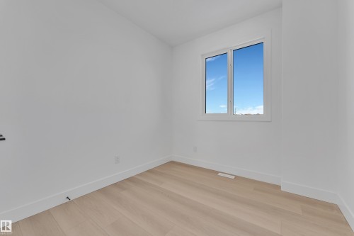 281 Munn Way, Leduc, AB - Indoor Photo Showing Other Room