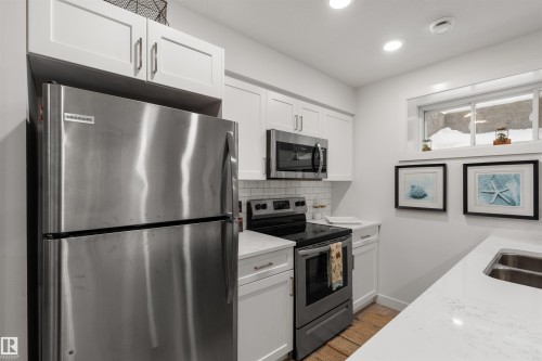 146 Joyal Way, St. Albert, AB - Indoor Photo Showing Kitchen With Stainless Steel Kitchen With Double Sink
