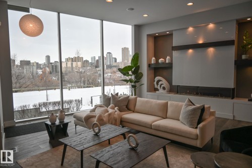 9509 99B Street, Edmonton, AB - Indoor Photo Showing Living Room