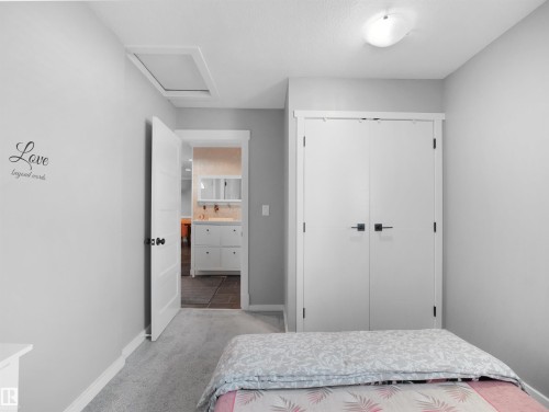 3611 30 Avenue, Edmonton, AB - Indoor Photo Showing Bedroom