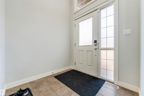 1920 69 St., Edmonton, AB - Indoor Photo Showing Other Room