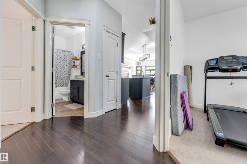 1920 69 St., Edmonton, AB - Indoor Photo Showing Other Room