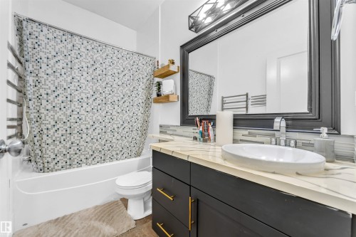 1920 69 St., Edmonton, AB - Indoor Photo Showing Bathroom