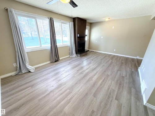 4339 46 Street, Stony Plain, AB - Indoor Photo Showing Other Room