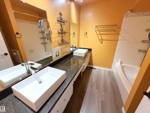 4339 46 Street, Stony Plain, AB - Indoor Photo Showing Bathroom