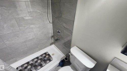 115 Ekota Crescent, Edmonton, AB - Indoor Photo Showing Bathroom