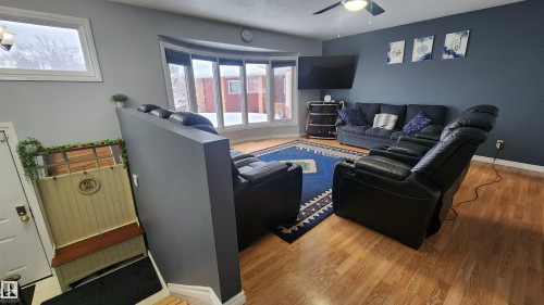 115 Ekota Crescent, Edmonton, AB - Indoor Photo Showing Other Room