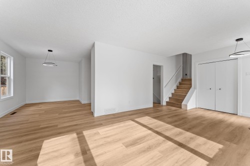 11744 37 Avenue, Edmonton, AB - Indoor Photo Showing Other Room