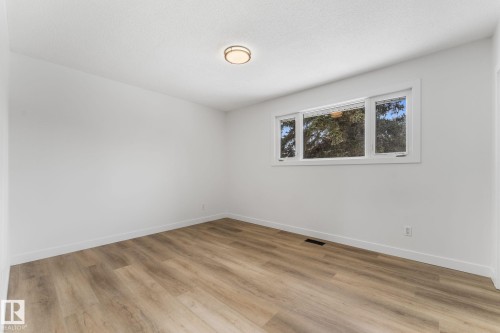 11744 37 Avenue, Edmonton, AB - Indoor Photo Showing Other Room