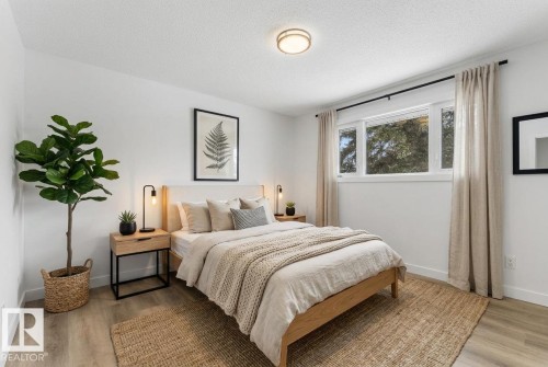 11744 37 Avenue, Edmonton, AB - Indoor Photo Showing Bedroom