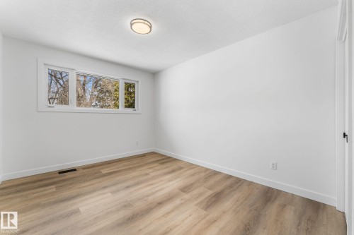 11744 37 Avenue, Edmonton, AB - Indoor Photo Showing Other Room
