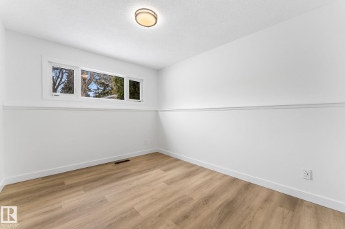 11744 37 Avenue, Edmonton, AB - Indoor Photo Showing Other Room