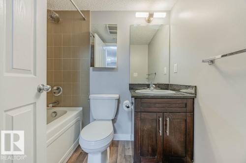 219 530 Watt Boulevard, Edmonton, AB - Indoor Photo Showing Bathroom