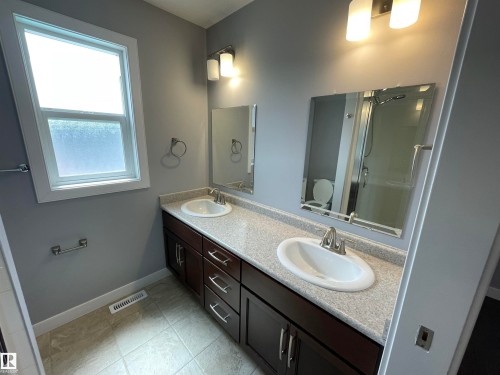 9412 156 Street, Edmonton, AB - Indoor Photo Showing Bathroom