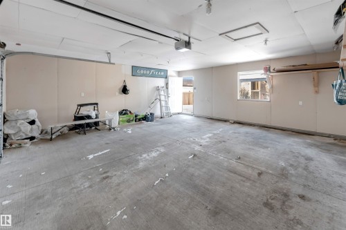 View of garage - 1157 37 Avenue, Edmonton, AB - Indoor Photo Showing Garage