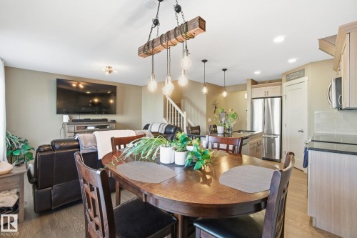 2614 Blue Jay Close, Edmonton, AB - Indoor Photo Showing Dining Room