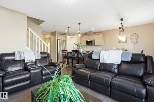 2614 Blue Jay Close, Edmonton, AB - Indoor Photo Showing Living Room