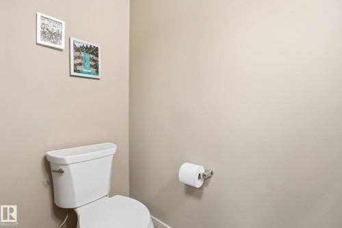 2614 Blue Jay Close, Edmonton, AB - Indoor Photo Showing Bathroom