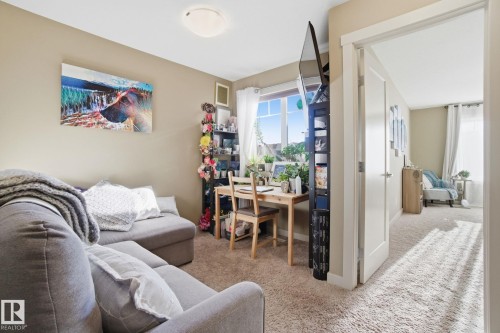 2614 Blue Jay Close, Edmonton, AB - Indoor