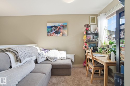2614 Blue Jay Close, Edmonton, AB - Indoor Photo Showing Bedroom