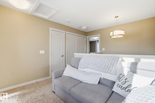 2614 Blue Jay Close, Edmonton, AB - Indoor