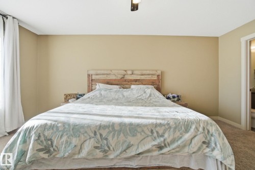 2614 Blue Jay Close, Edmonton, AB - Indoor Photo Showing Bedroom