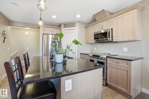 2614 Blue Jay Close, Edmonton, AB - Indoor Photo Showing Kitchen With Upgraded Kitchen