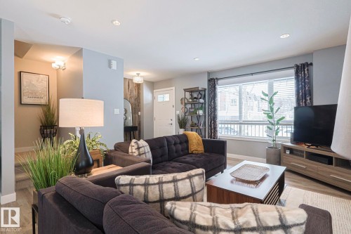 12209 103 Street, Edmonton, AB - Indoor Photo Showing Living Room